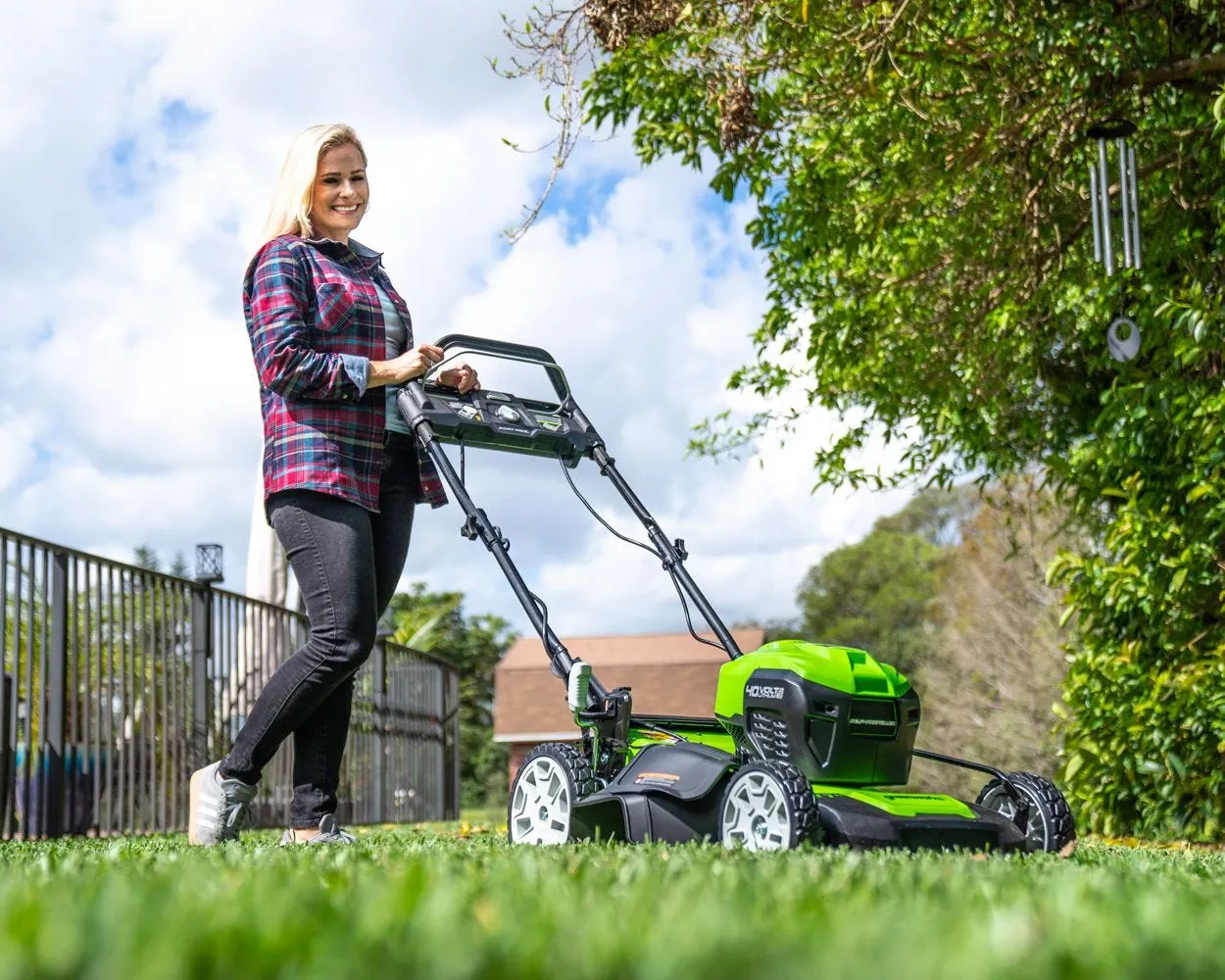 40V 21" Cordless Battery Self-Propelled Lawn Mower w/ (2) 4.0Ah USB Batteries & Charger