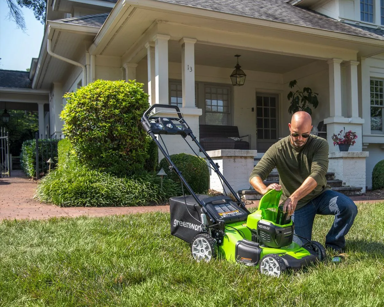 40V 21" Cordless Battery Self-Propelled Lawn Mower w/ (2) 4.0Ah USB Batteries & Charger
