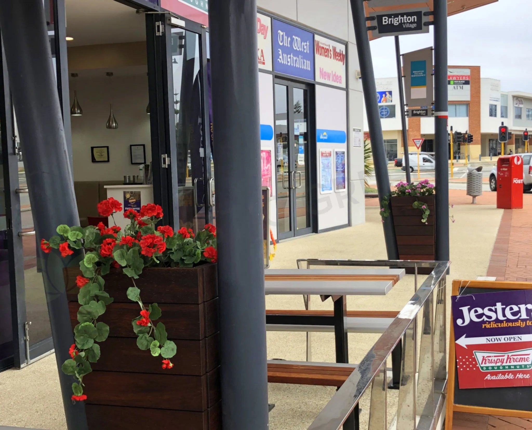 Brighton Village Butler - Artificial Geranium for Built-in Planters