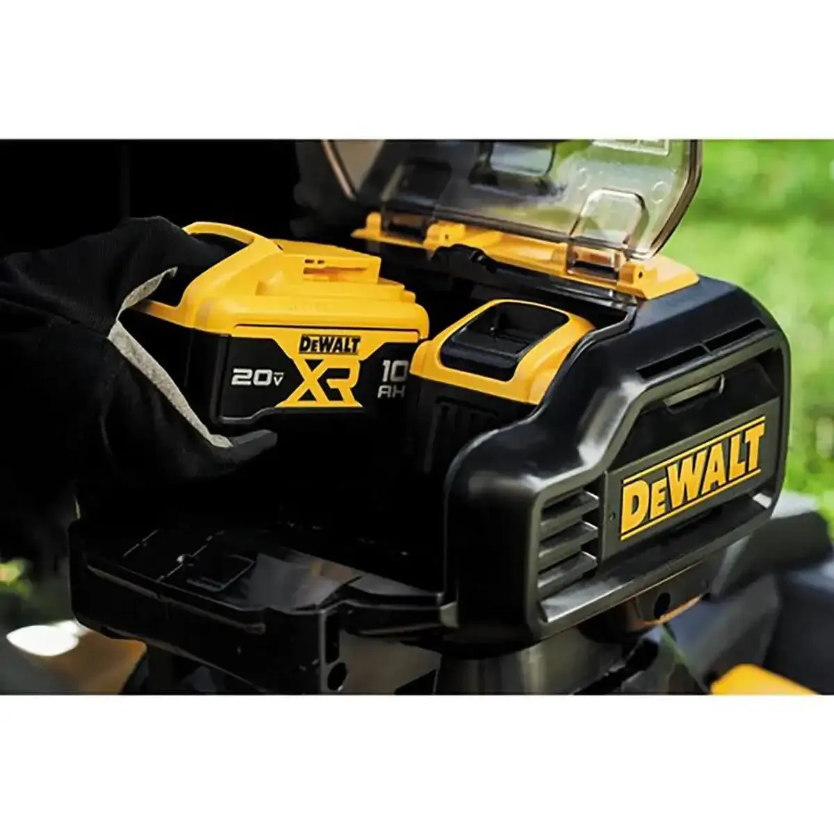 DeWalt 20V MAX 21.5in FWD Self-Propelled Lawn Mower