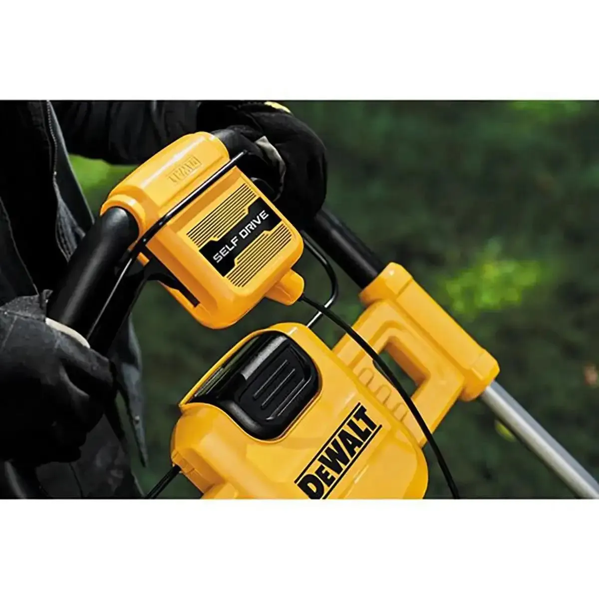 DeWalt 20V MAX 21.5in FWD Self-Propelled Lawn Mower