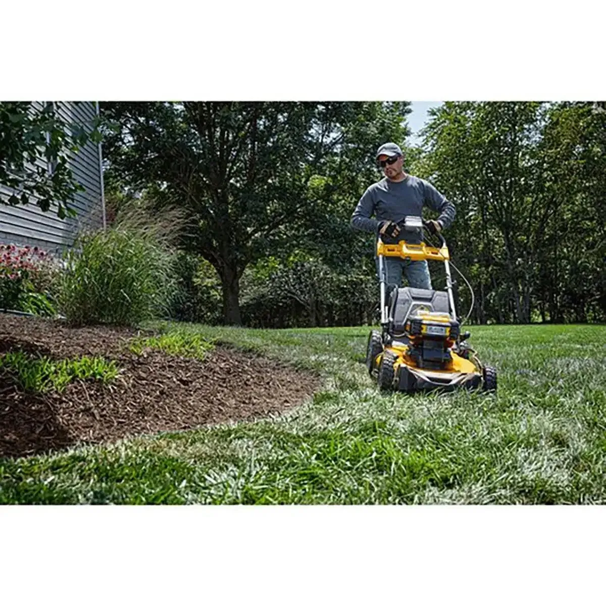DeWalt 2X20V MAX 21-1/2in Rear Wheel Drive Self-Propelled Mower Kit