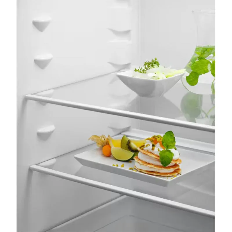 Electrolux 177x54CM low Frost Built-in fridge freezer - White | LNS5LE18S5