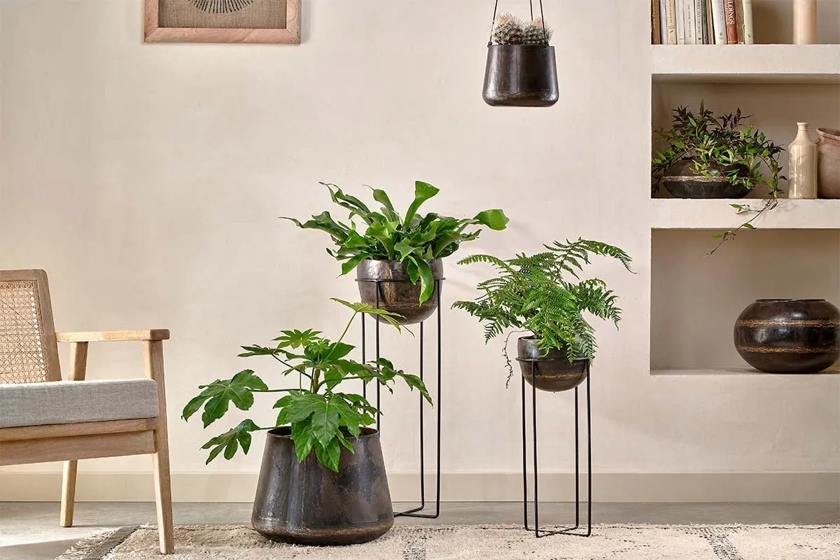 Endo Reclaimed Iron Hanging Planter