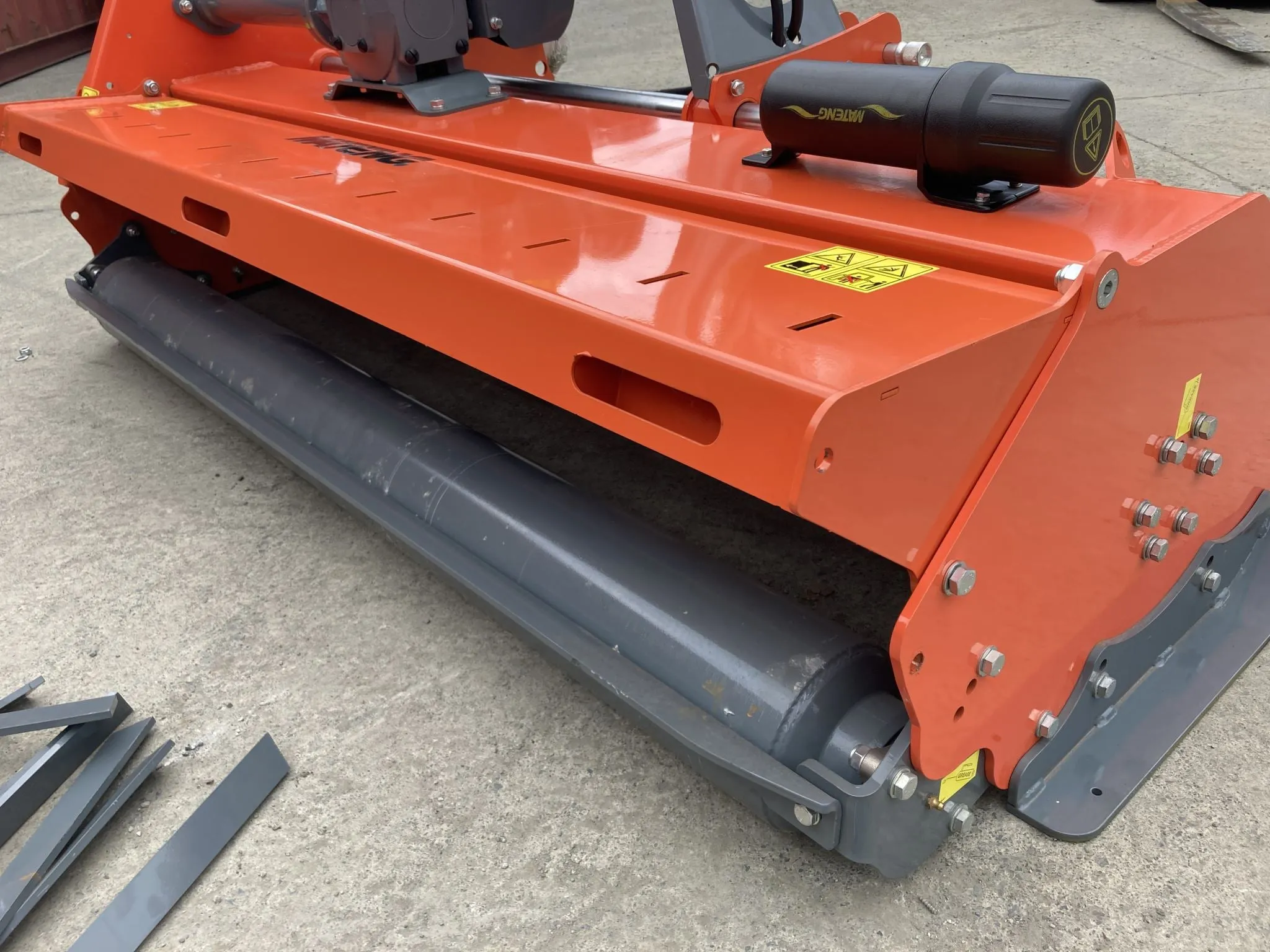 FUSJ 1.8m Flail Mower with Hydraulic Side Shift and pruning rakes