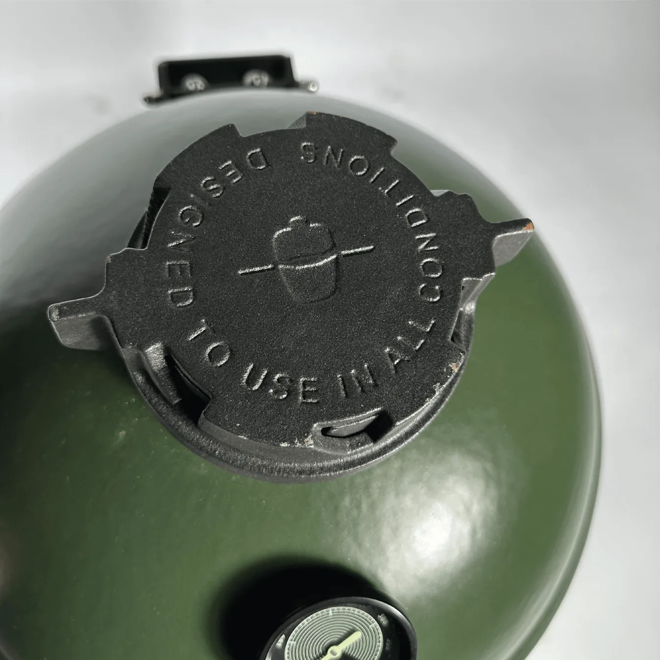 Grden V2 Olive Green Kamado BBQ with Cart and Acacia Shelves