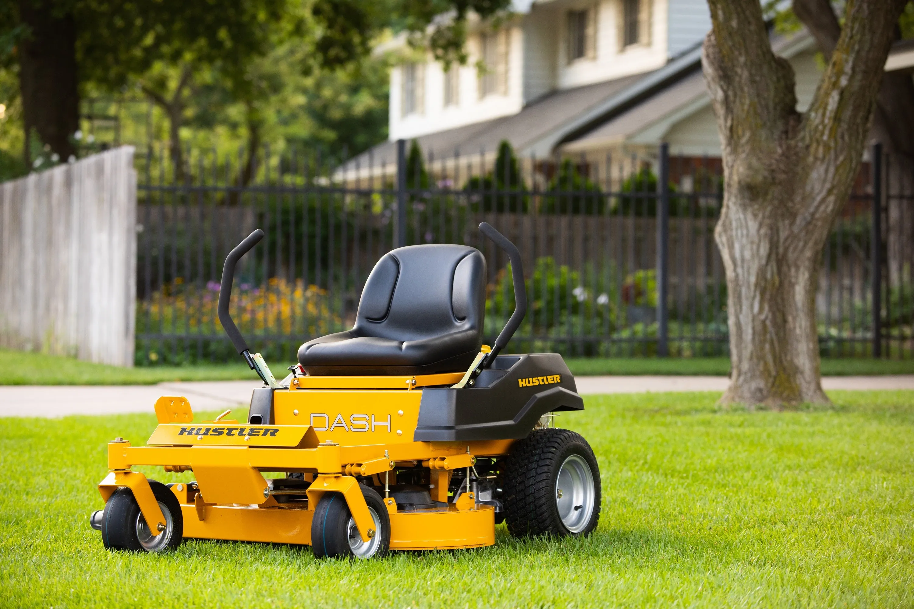 Hustler Dash XD 34" Residential Zero-Turn Mower w/ Kawasaki FR541 (15HP)