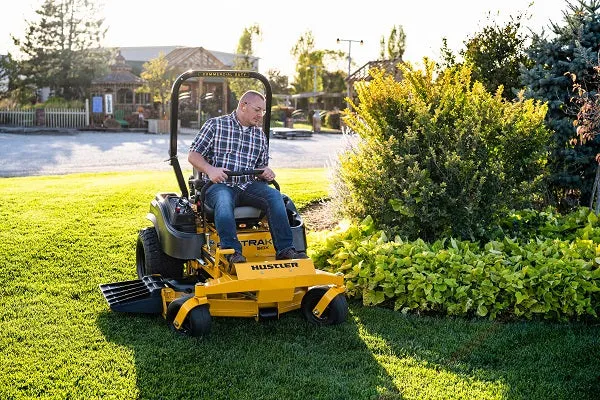 Hustler FasTrak SDX 48" Commercial Zero-Turn Mower w/ Kawasaki FX691 (22HP)