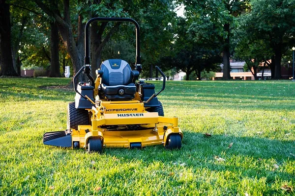 Hustler Super Z HyperDrive 72" Commercial Zero-Turn Mower w/ Vanguard Big Block EFI w/ Oil Guard (37HP)