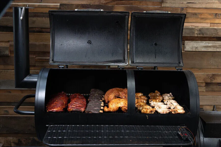 Offset Smoker BBQ - Flaming Coals