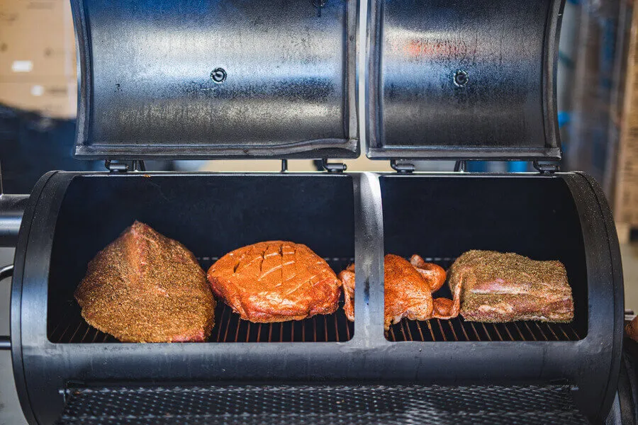 Offset Smoker BBQ - Flaming Coals