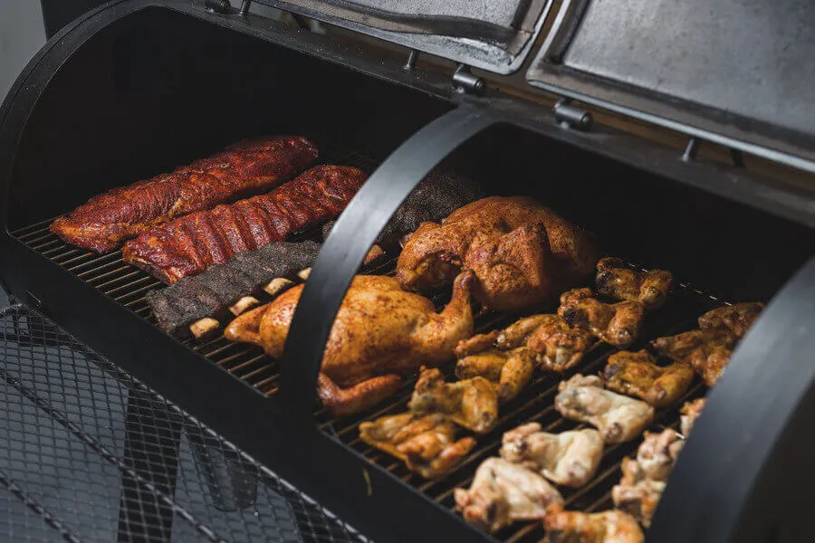Offset Smoker BBQ - Flaming Coals