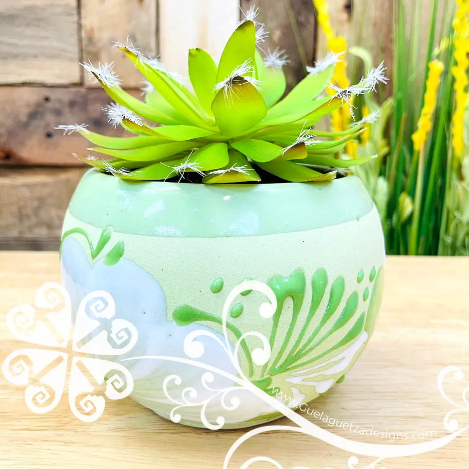 Small Clay Planter - Maceta Barro