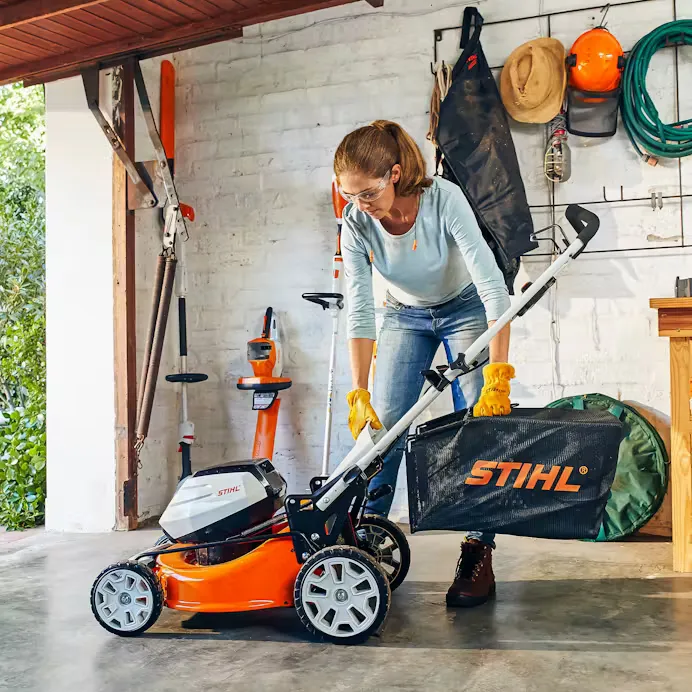 Stihl | RMA 460 Battery Push Mower | w/ AK 30 battery & AL 101 charger (6368 200 0034)