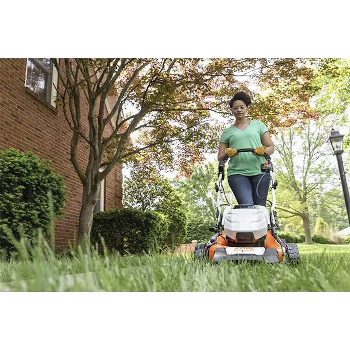 Stihl | RMA 460 V Battery Self-Propelled Mower | w/ AK 30 battery & AL 101 charger (6368 200 0035)