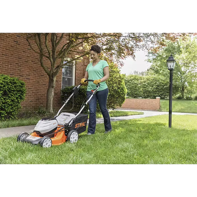 Stihl | RMA 460 V Battery Self-Propelled Mower | w/ AK 30 battery & AL 101 charger (6368 200 0035)