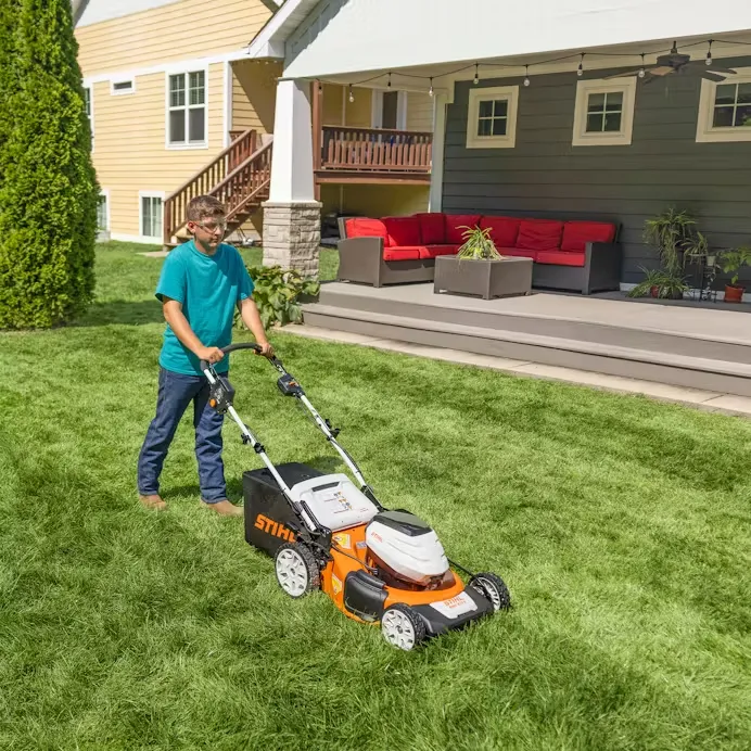 Stihl | RMA 510 V Battery Self-Propelled Mower | w/AP 300 battery & AL 301 charger (6372 200 0026)
