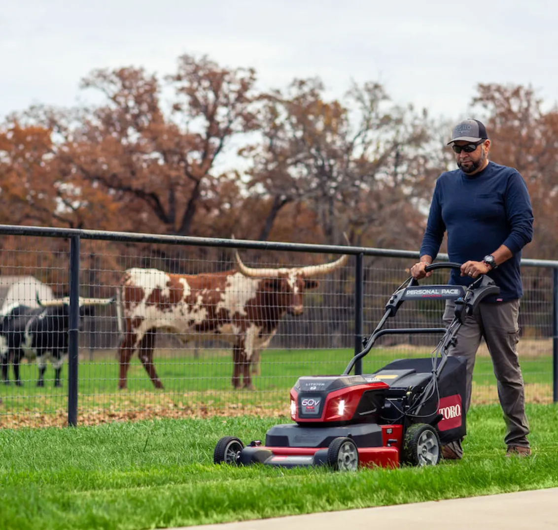 Toro 60V 30 in. (76 cm) eTimeMaster Personal Pace Auto-Drive Lawn Mower 21491