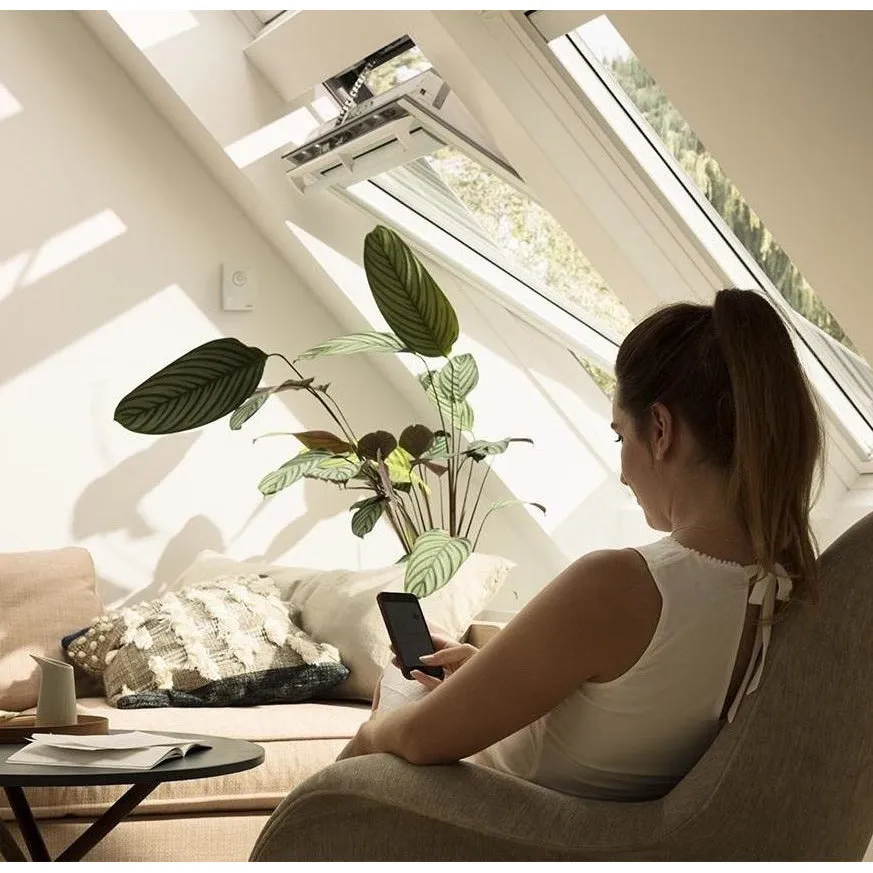 VELUX GGL FK06 206621U Triple Glazed White Painted INTEGRA® Electric Window (66 x 118 cm)