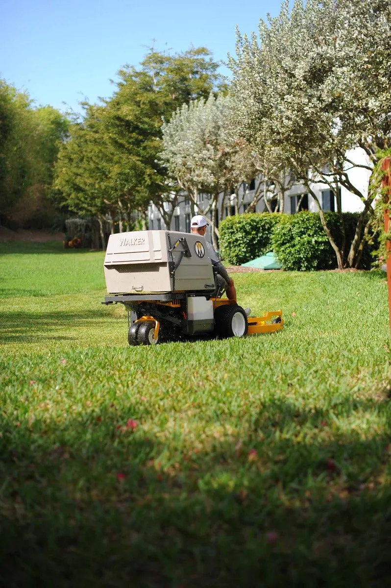 Walker Mowers MD21DGHSH Grass Handling Diesel Mower with High Dump 21HP