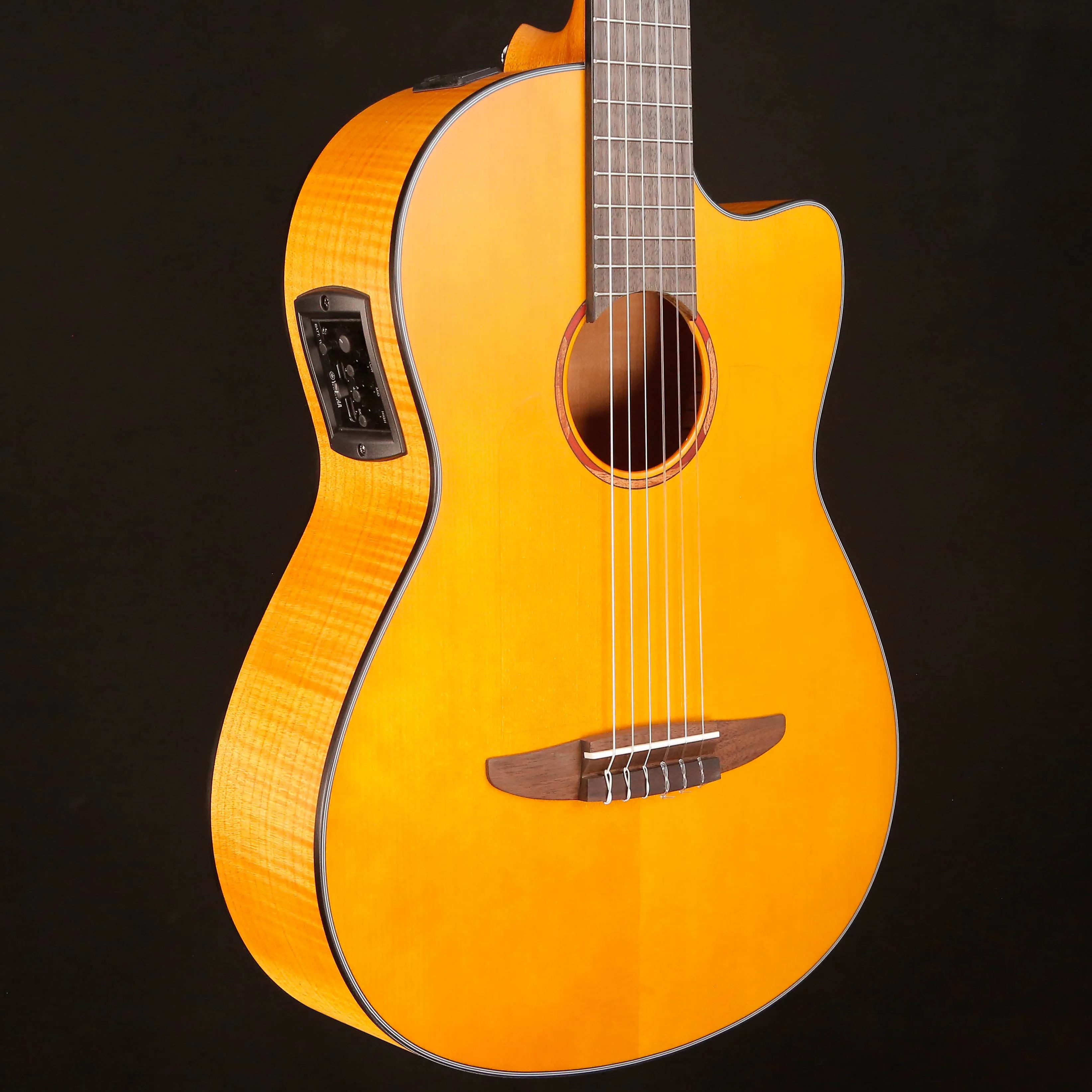 Yamaha NCX1FM NT NCX - Flamed Maple Back And Sides - Acoustic-Electric Classical