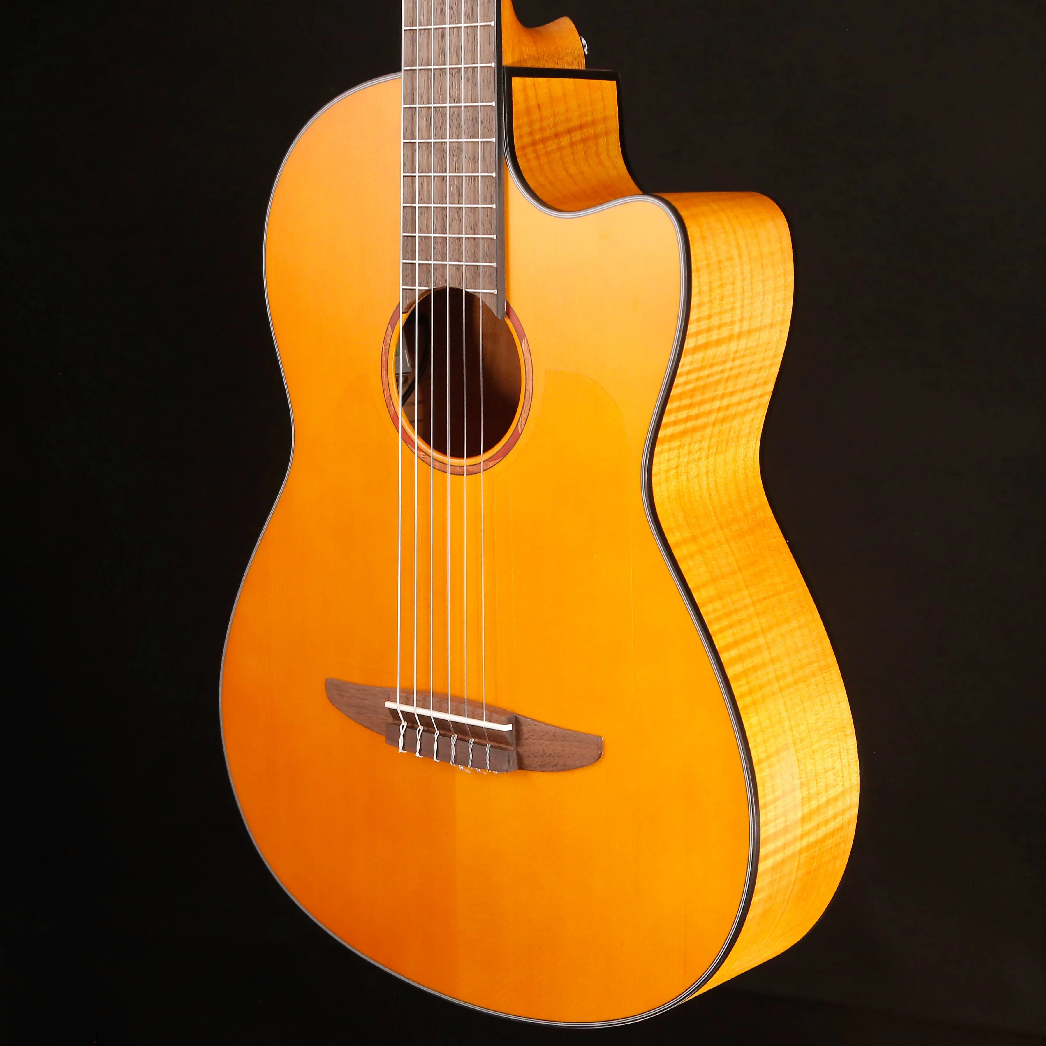 Yamaha NCX1FM NT NCX - Flamed Maple Back And Sides - Acoustic-Electric Classical